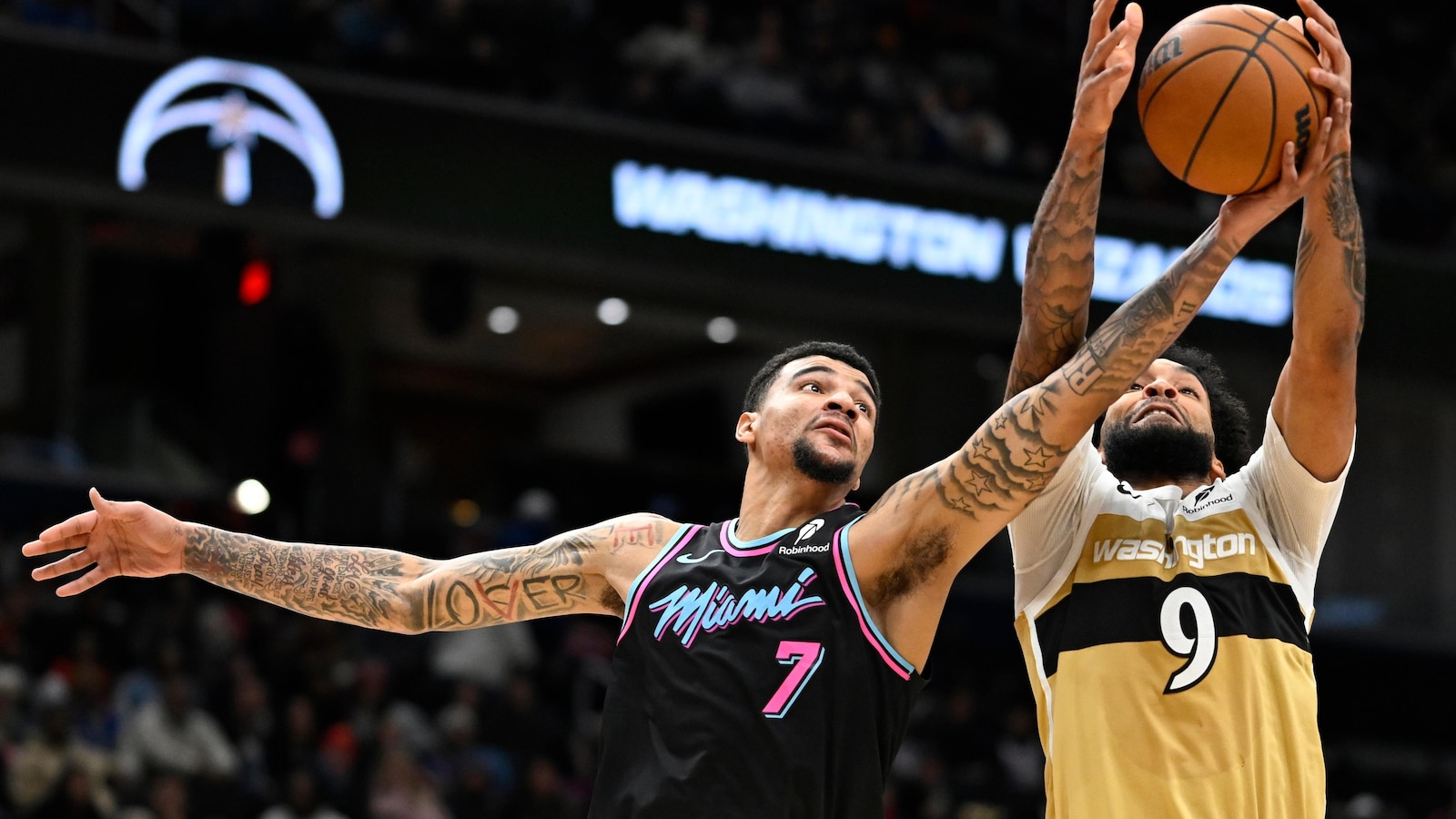 Jakucionis hits 6 3-pointers without a miss in Heat's 132-101 romp over Wizards