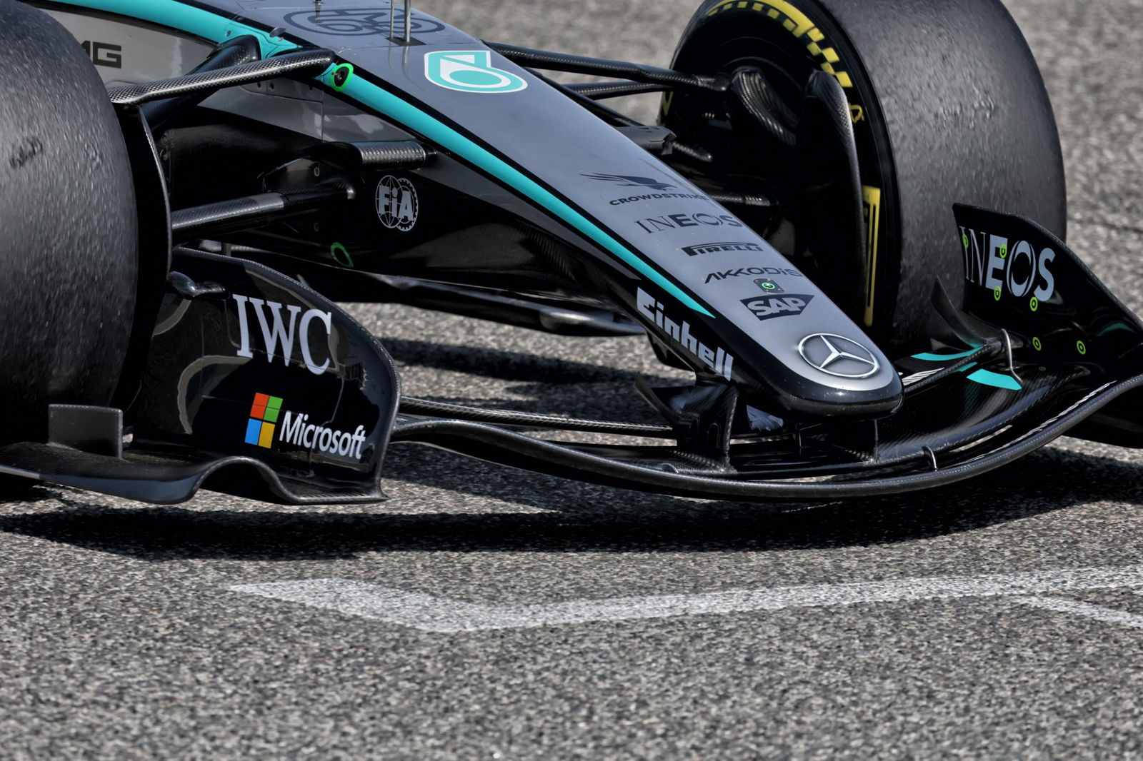 A closer look at the Mercedes front wing detail 