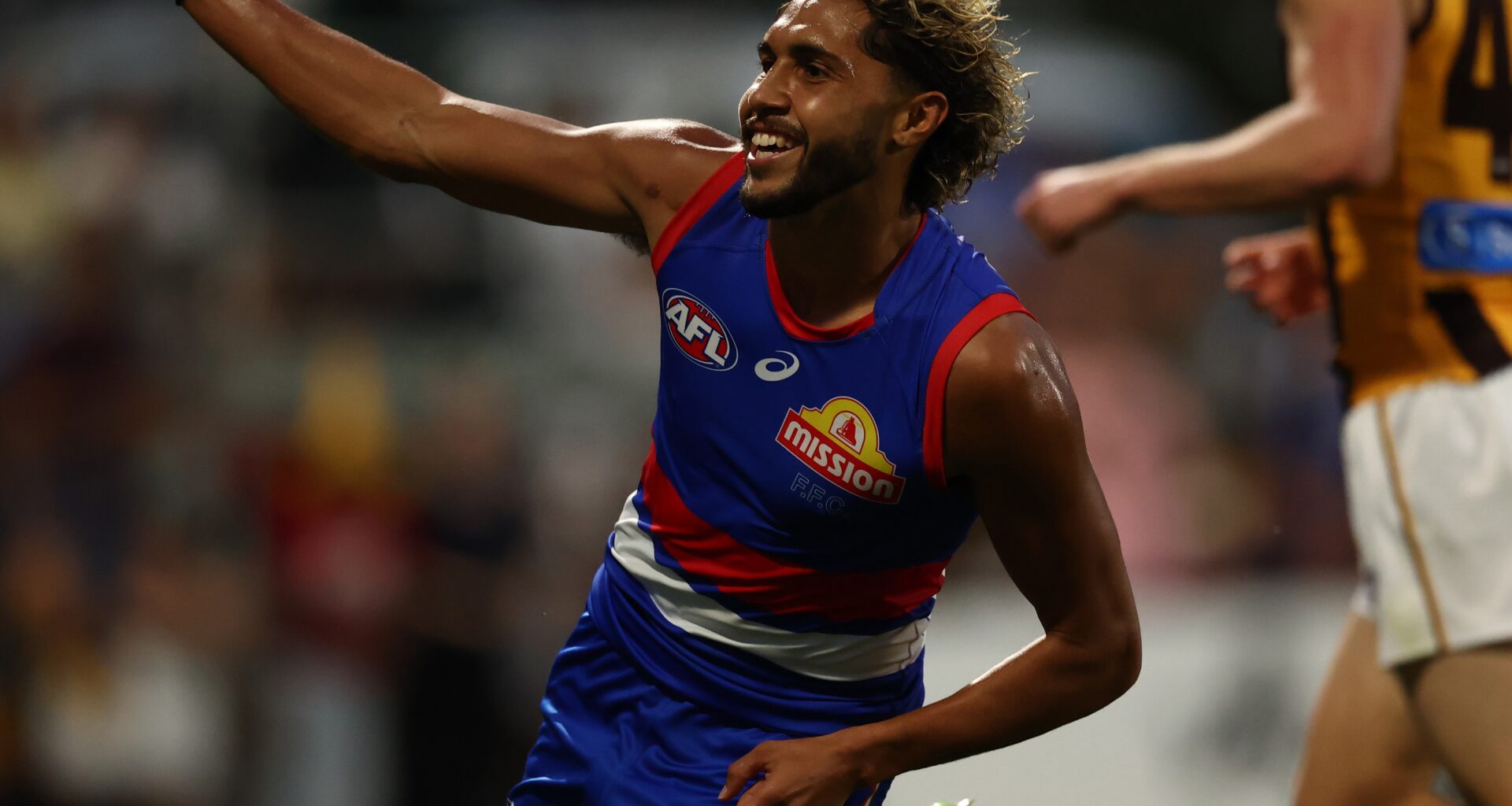 Ruthless Dogs go on the attack to make light work of Hawks