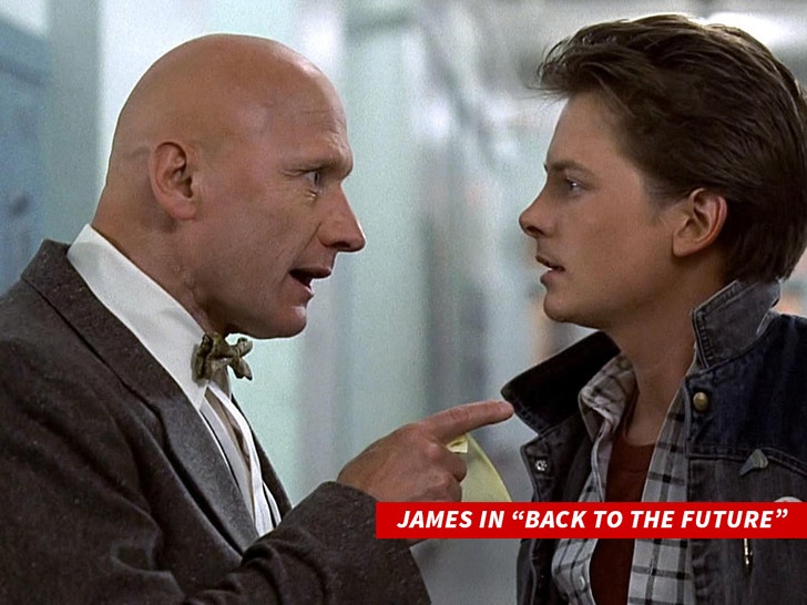 JAMES TOLKAN, MICHAEL J. FOX, CLAUDIA WELLS, BACK TO THE FUTURE, 1985 alamy