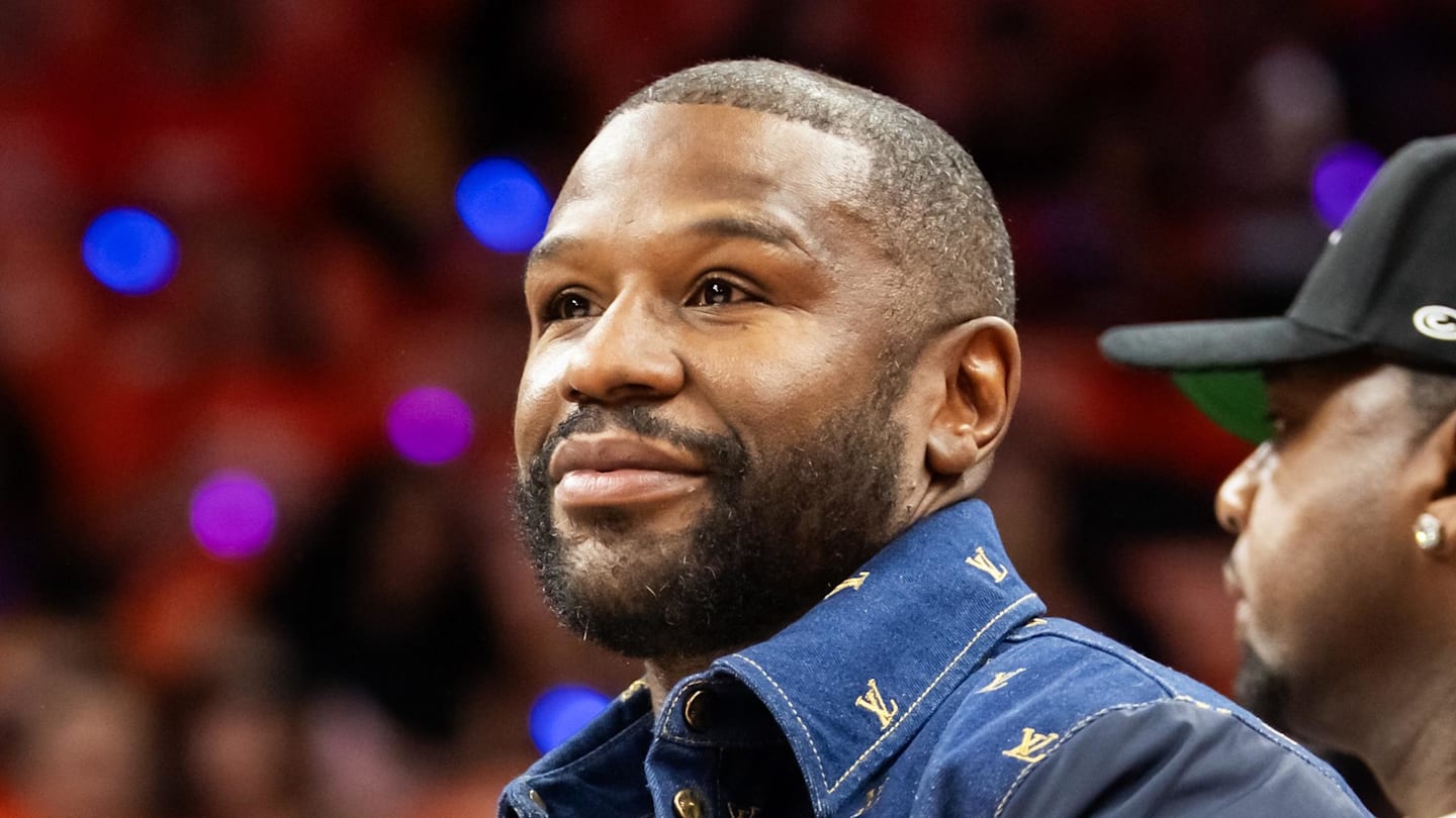 Former World Champion and Floyd Mayweather Rival Joins Bare Knuckle Boxing