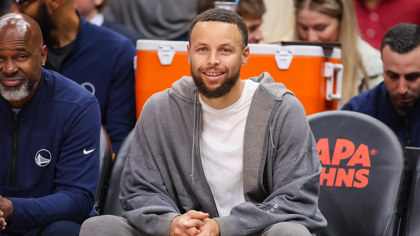 Warriors Get Good Update on Steph Curry Knee Injury Return