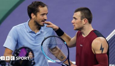 Daniil Medvedev (left) speaks to Jack Draper at the net after their Indian Wells quarter-final