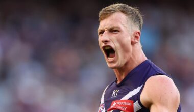 AFL 2026 live scores: Fremantle Dockers take on Melbourne Demons in first home clash
