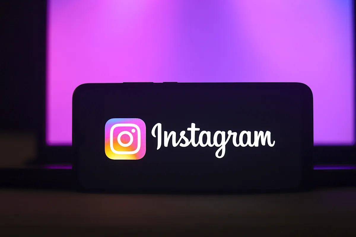 Meta is testing clickable links in Instagram captions for verified subscribers