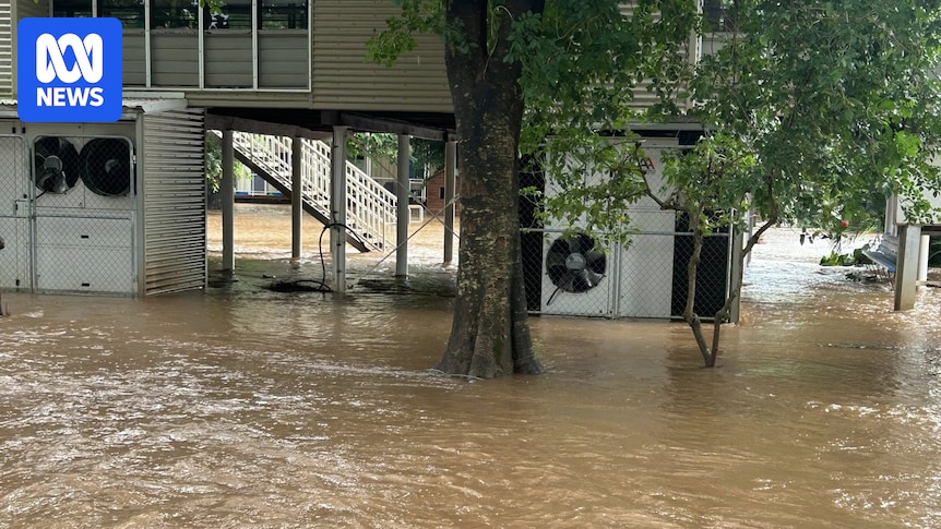 Live updates as NT faces major flood alerts, Adelaide River surveys damage, rain threatens Katherine River