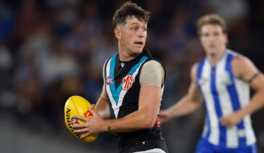 Western Bulldogs coach Luke Beveridge says NRL-style early contract calls would be problematic in AFL