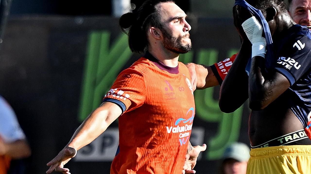 Socceroos striker Nick D’Agostino out for six weeks with knee injury