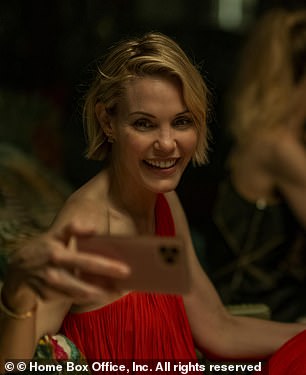 Leslie pictured in the White Lotus