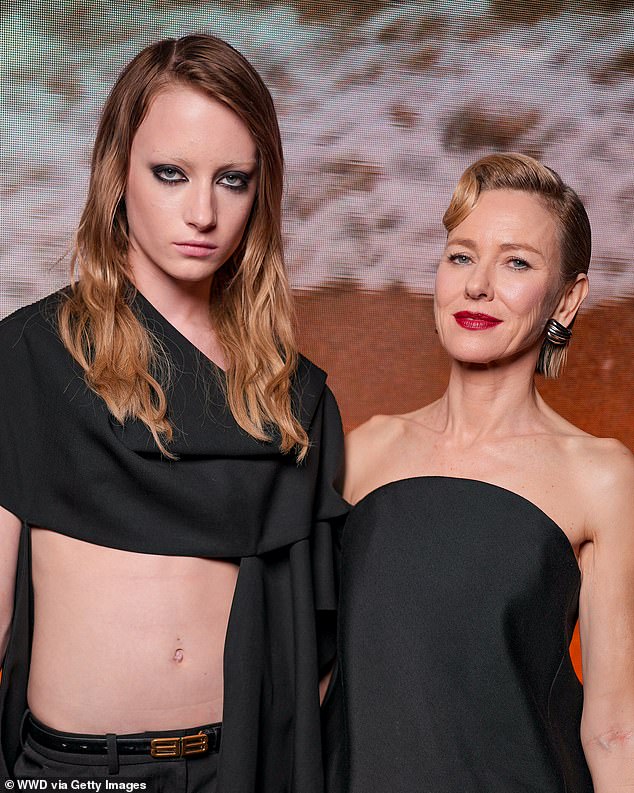 Meanwhile, Naomi opted to match her daughter in an all-black ensemble of her own