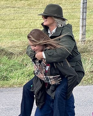 Amanda with her mother, in a post shared on Instagram