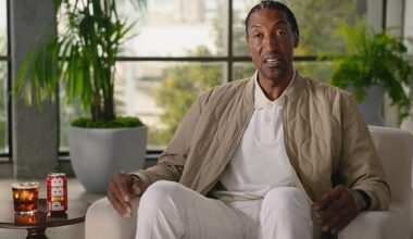 Scottie Pippen has taken aim at Michael Jordan in a new commercial for soda brand Mr. Pibb