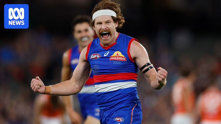 AFL Bulldogs vs Giants, Cats vs Dockers, Swans vs Lions, Magpies vs Crows live updates, blog, scores, stats