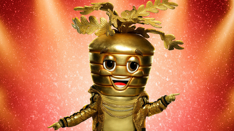 Judge Greg Mathis is 14 Karat Carrot on The Masked Singer Season 14