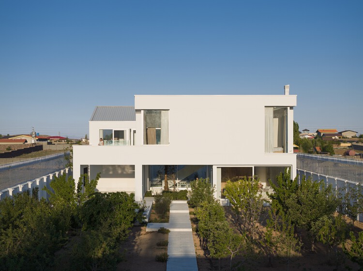 Shahrzad Villa / Kanisavaran Office - Exterior Photography, Balcony, Concrete