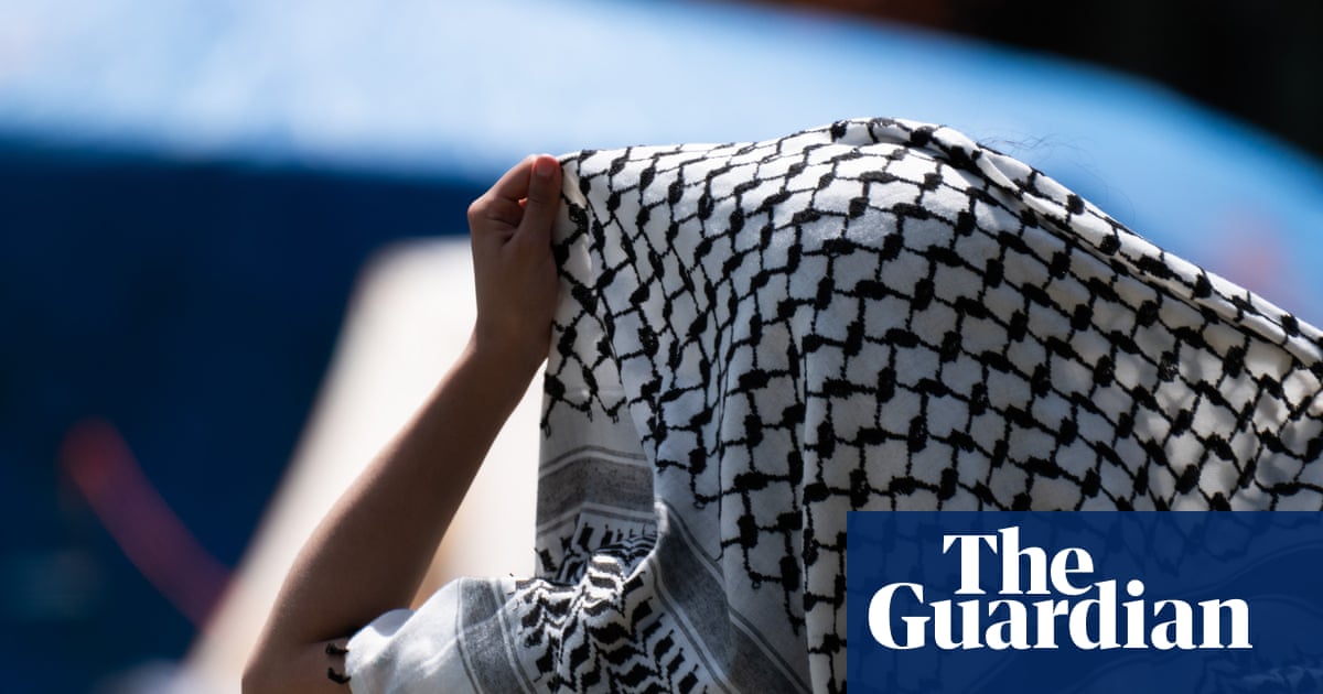 Student banned from Year 12 formal over keffiyeh settles case against NSW education department | Sydney