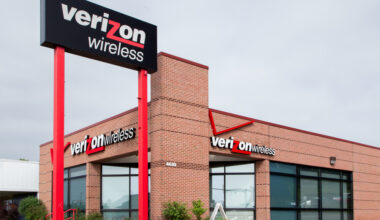 Verizon (VZ) Reviewing NFL Partnership and Other Sponsorship Deals to Cut Costs