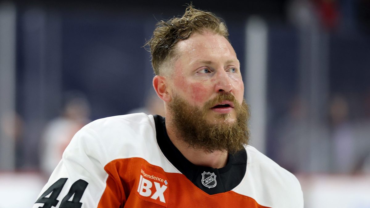 Hurricanes Acquire Gritty $7M Forward From Rival