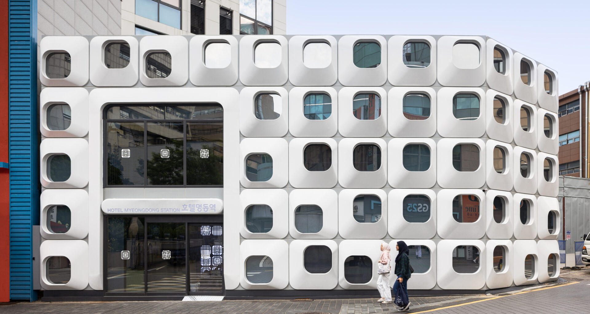 Hotel Myeongdong Station / Yong Ju Lee Architecture