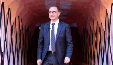 Martin O'Neill gets front row seat to brutal Rangers takeover gag amid bonkers Celtic VIP investor claim