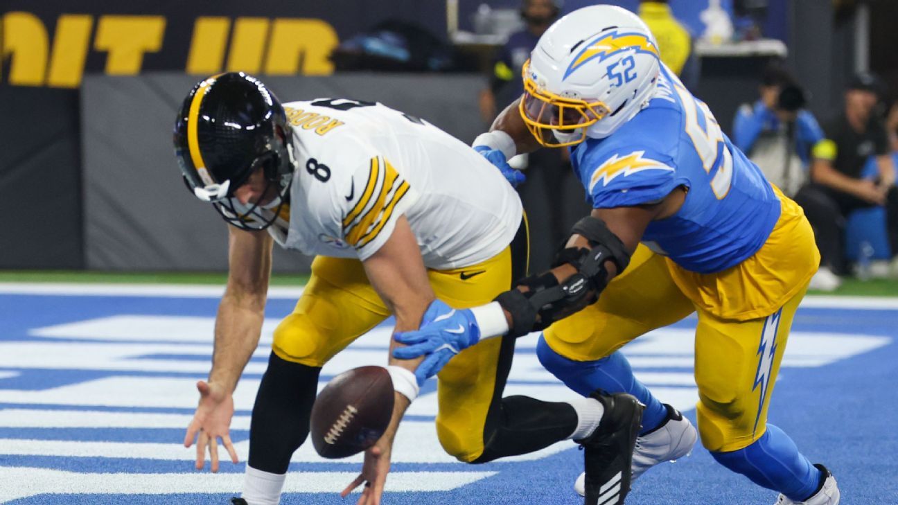 Pro Bowl LB Khalil Mack returning to Chargers on one-year deal