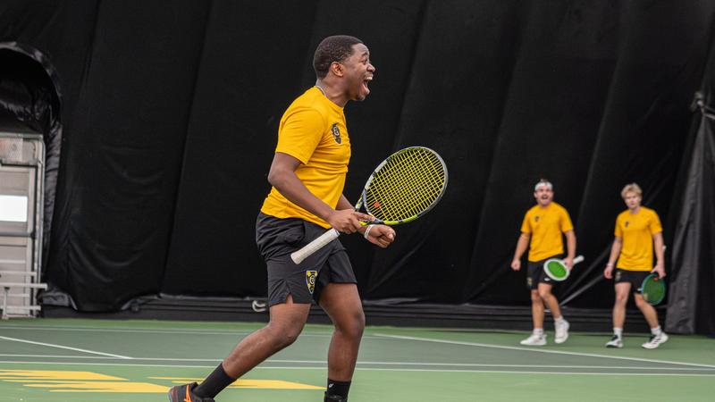 No. 19 Men’s Tennis Closes California Trip with 5-2 Victory at No. 16 Pomona-Pitzer