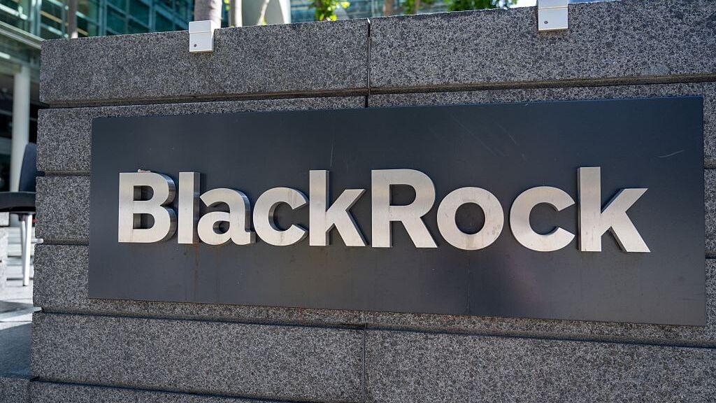 BlackRock warns investing in the S&P 500 isn’t enough for retirement. They recommend a strategy that prioritizes income