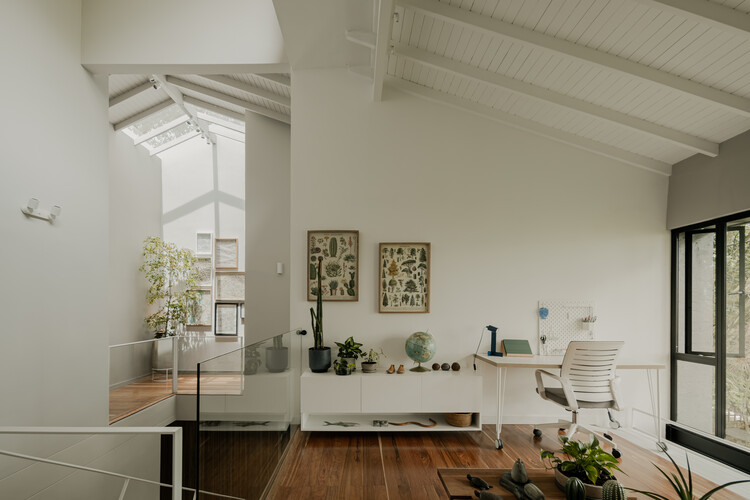 Rehabilitation of Casa P. Colina  / DARP - De Arquitectura y Paisaje - Interior Photography, Wood, Lighting, Chair