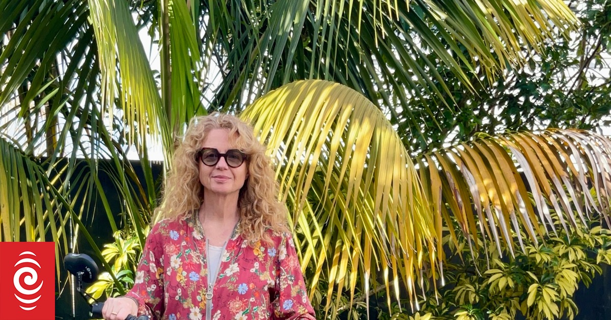 Cyclists frustrated by drivers illegally parking on Auckland's cycle lanes