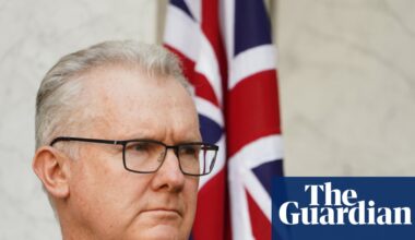 Labor moves to block some temporary visa holders travelling to Australia amid Middle East war | Tony Burke