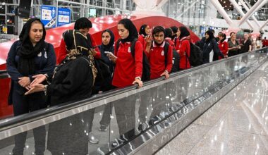 Iran player changes mind on asylum in Australia