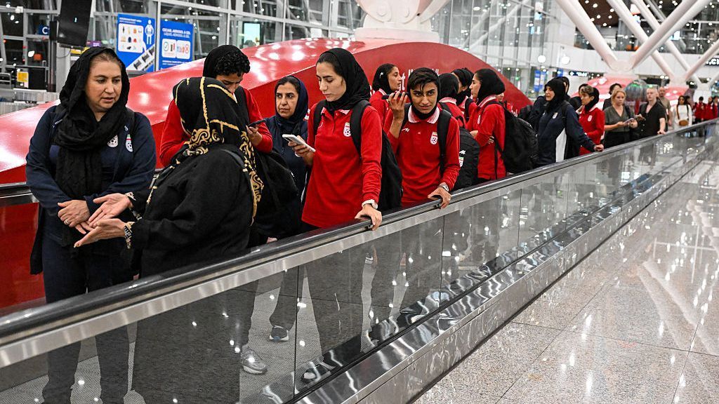 Iran player changes mind on asylum in Australia