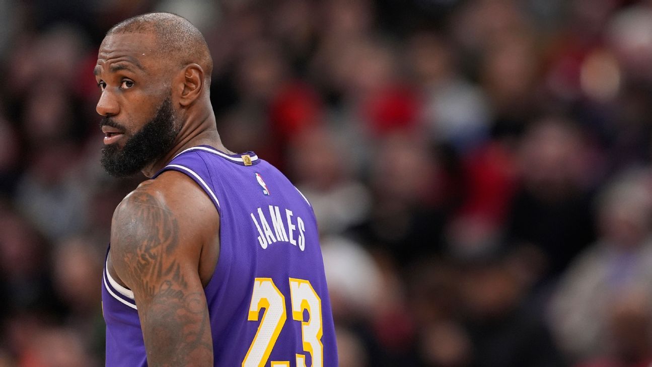 Lakers' LeBron James misses 3rd straight, sits out win vs. Wolves
