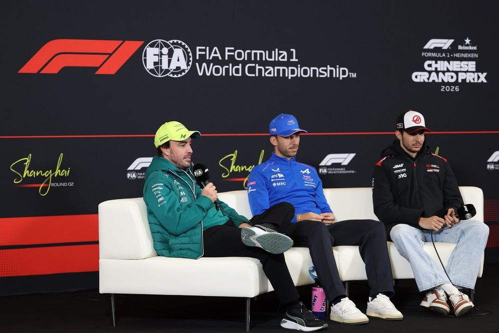 Fernando Alonso, Aston Martin Racing, Pierre Gasly, Alpine, Esteban Ocon, Haas F1 Team