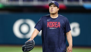 Korean pitcher Ryu Hyun-jin trains for the quarterfinal game against the Dominican Republic at the World Baseball Classic at loanDepot park in Miami, Thursday (local time). Yonhap