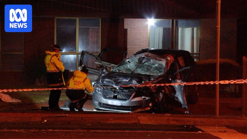 Teenage boy dies after allegedly stolen car crashes in Hoppers Crossing following carjacking attempt
