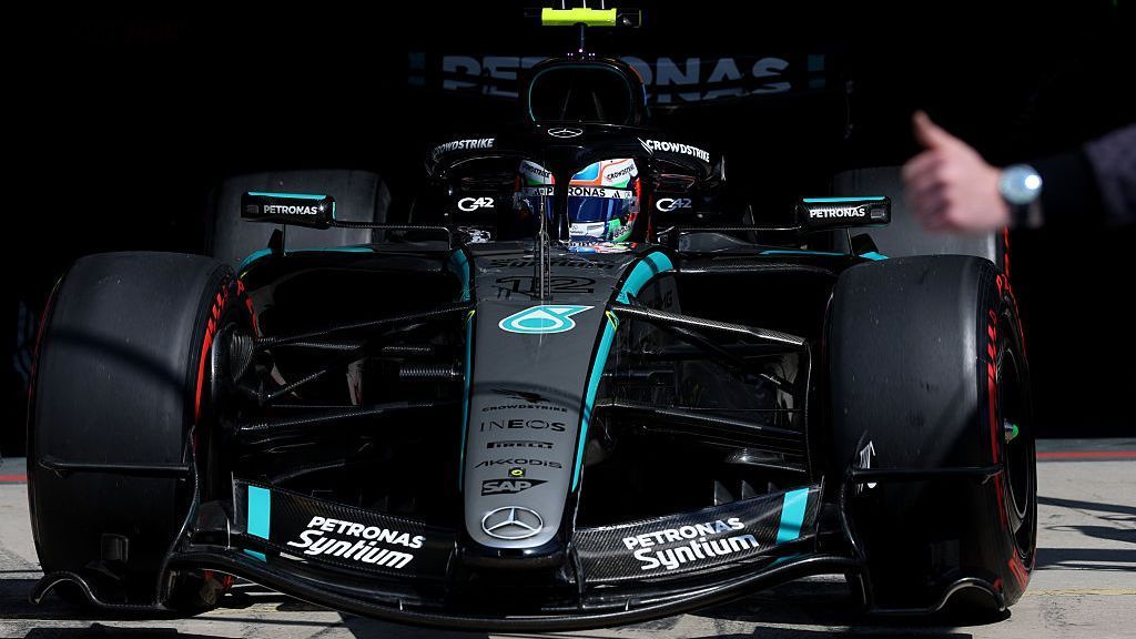 Chinese Grand Prix: Kimi Antonelli breaks F1 record to claim pole position