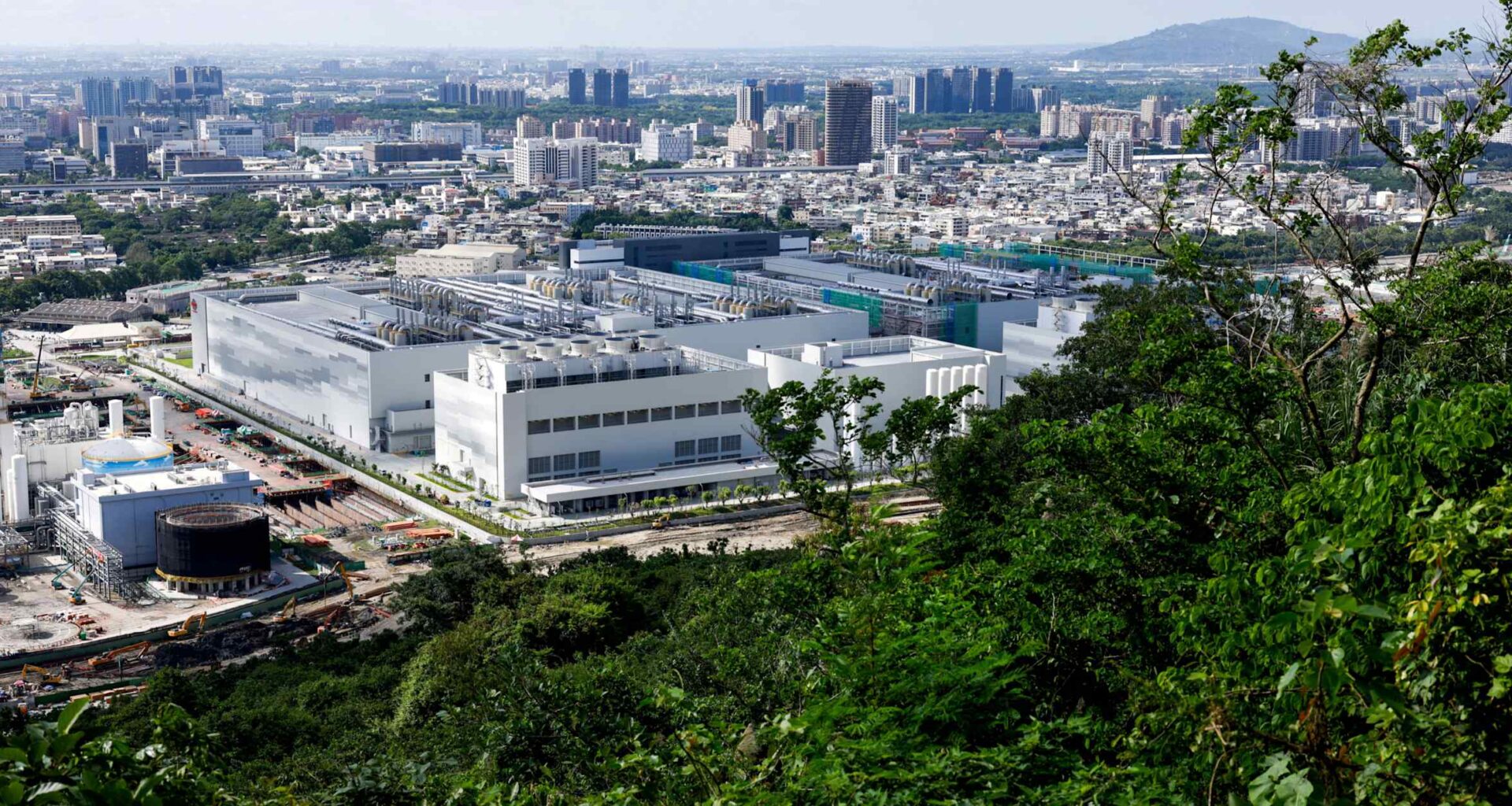 Taiwan's red-hot tech economy leaves young workers, old industries cold