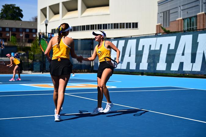 Women’s Tennis Extends Win Streak to Nine, Defeats UNCG 5-2 in SoCon Opener