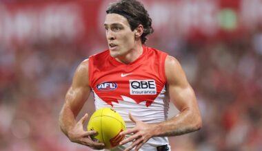 Collingwood to challenge ban for bump on Josh Worrell