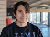 Human subjects, main camera (2x): Portrait mode - 48mm, f/1.7, ISO 56, 1/100s (4000x3000px) - Google Pixel 10a review