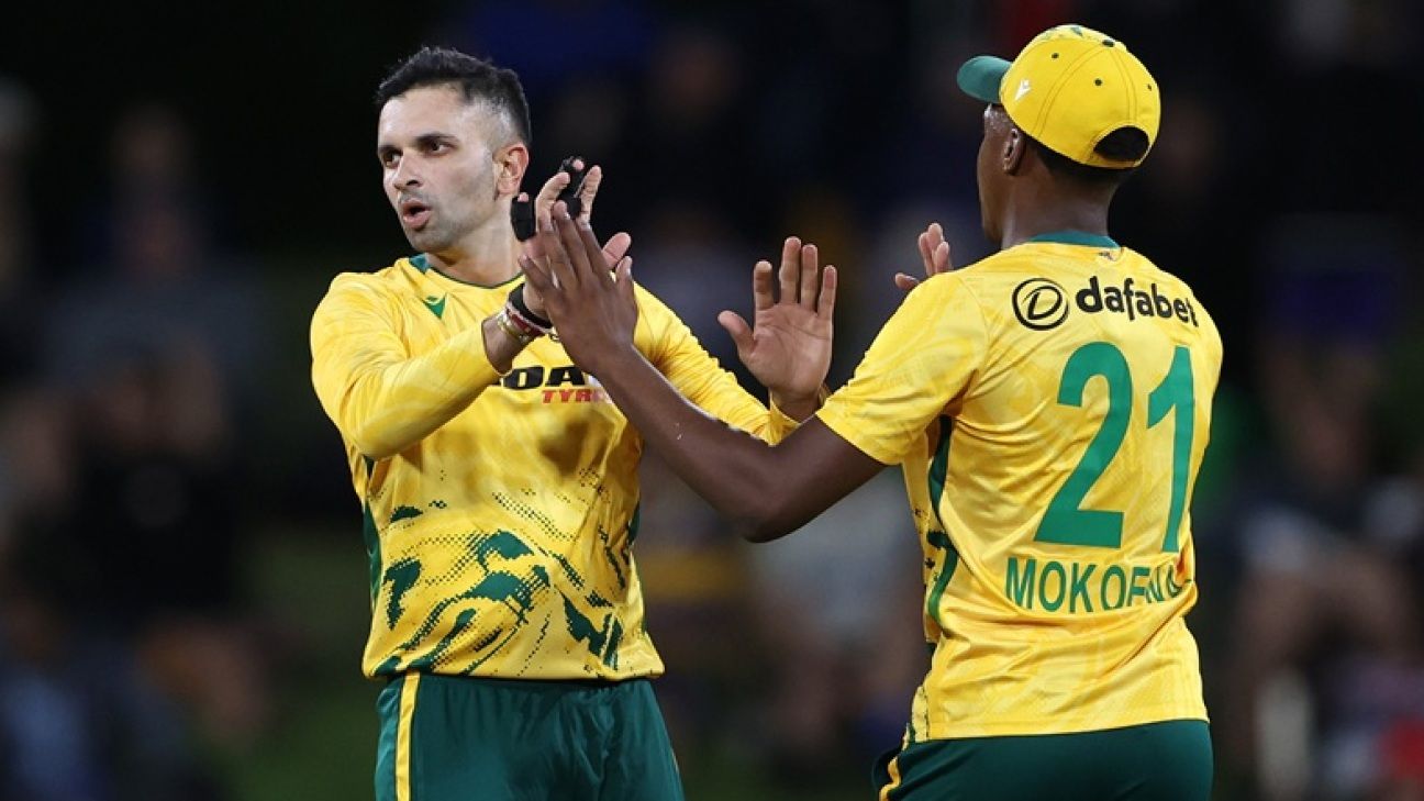 Mulder in as SA bowl; Clarkson, Ferguson in for NZ