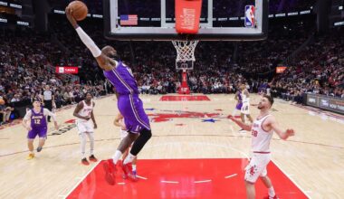 LeBron James' 6 dunks vs. Rockets key Lakers' 7th straight win
