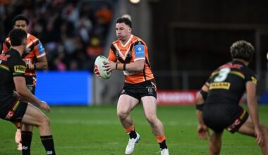 Sources: Wests Tigers closing in on extension for Charlie Murray