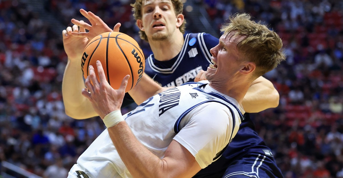 NCAA Tournament: No. 9 Utah State rallies to beat No. 8 Villanova, will face Arizona Wildcats in second round