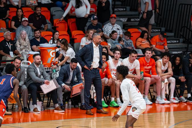 Fennell Departs UTRGV Men's Basketball to Become Head Coach at Western Michigan