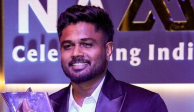 Dhoni honours India's recent World Cup winners at CSK event