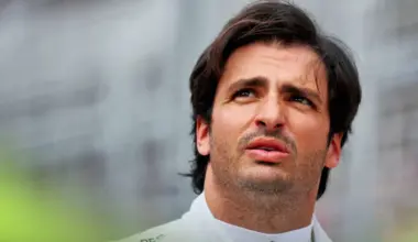 Carlos Sainz issues Williams plea after 'too many issues in too many areas'