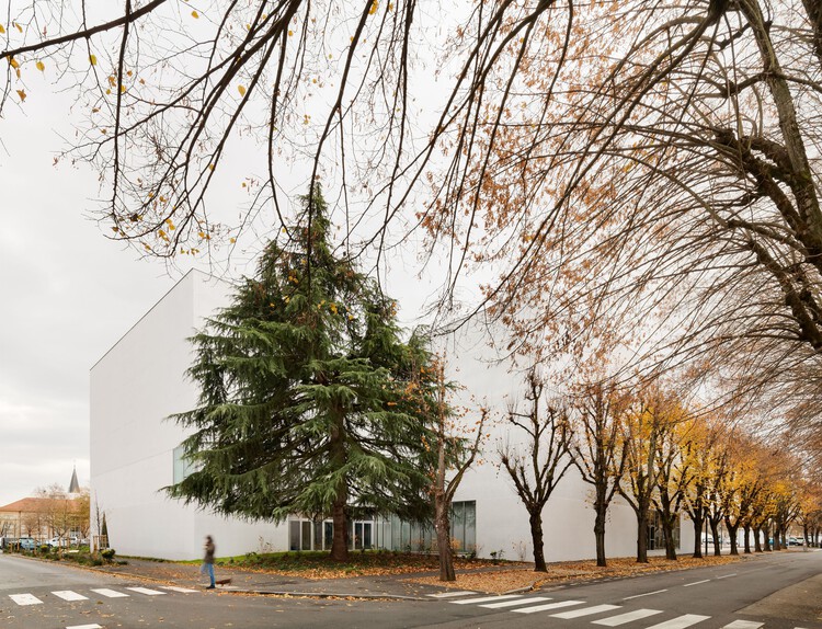 Thionville Multipurpose Sports Complex / Dominique Coulon & associés - Image 2 of 35