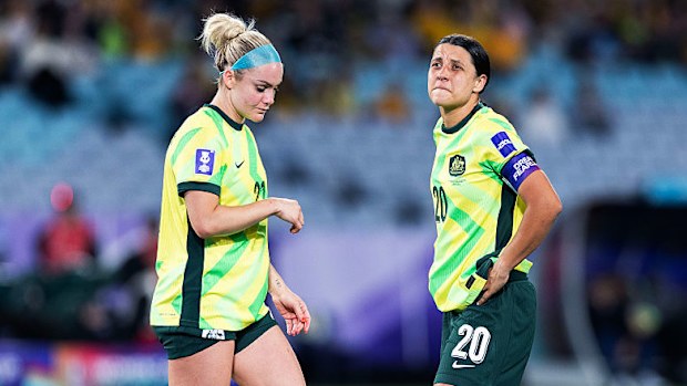 Sam Kerr reacts with teammate Ellie Carpenter.